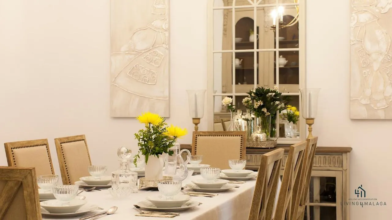 Living4Malaga Aduana Presidential Apartment